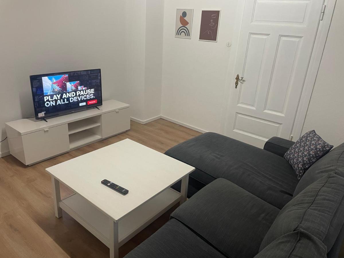 Ruhiges Zentral Gelegenes Apartment In Guetersloh Kültér fotó